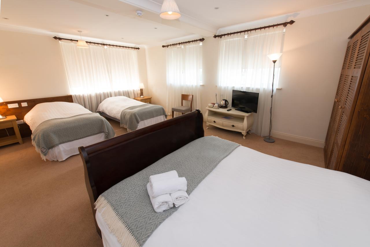 Connemara Lake Hotel Утерард Экстерьер фото